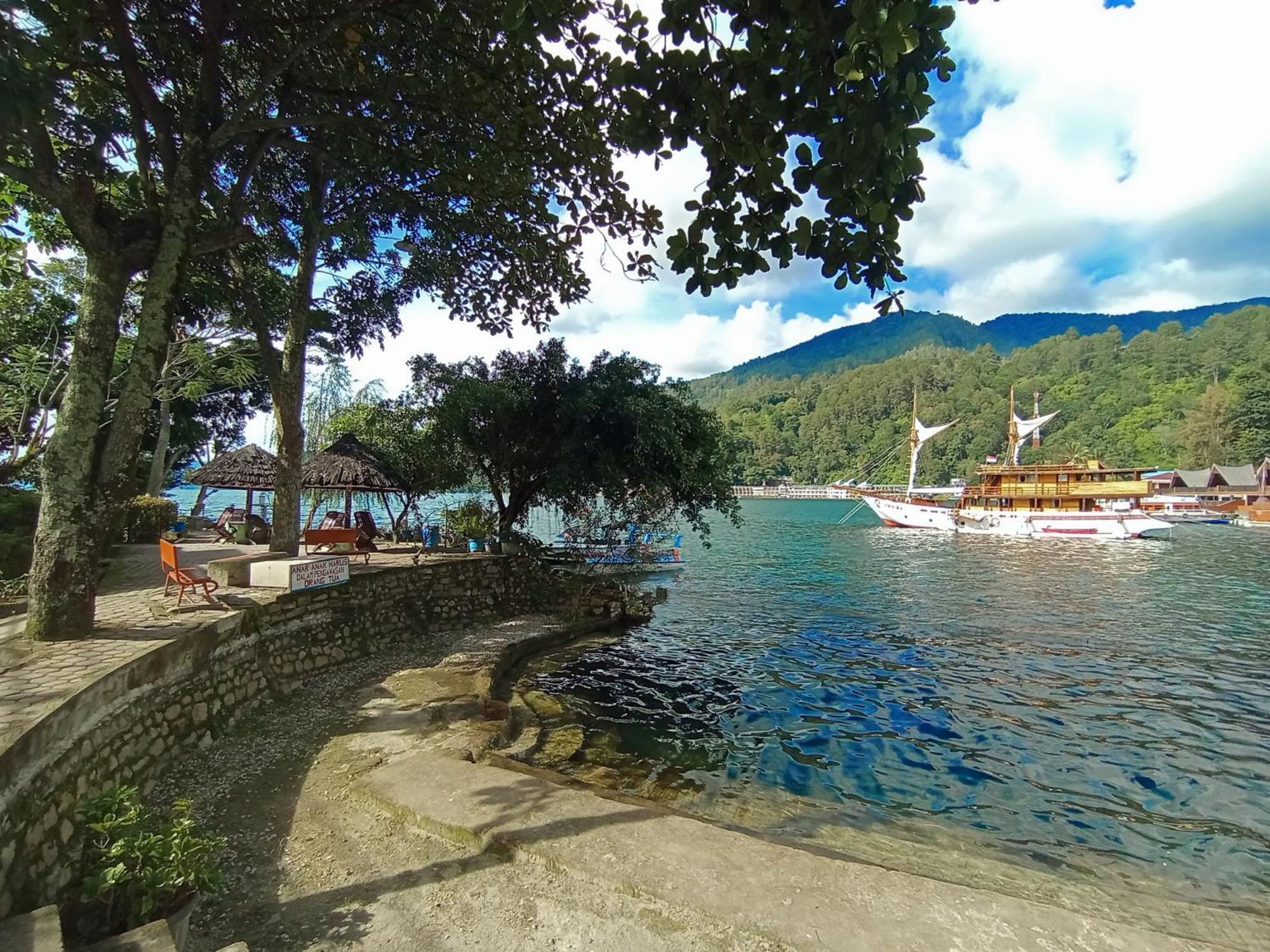 Pandu Lakeside Hotel Parapat Εξωτερικό φωτογραφία