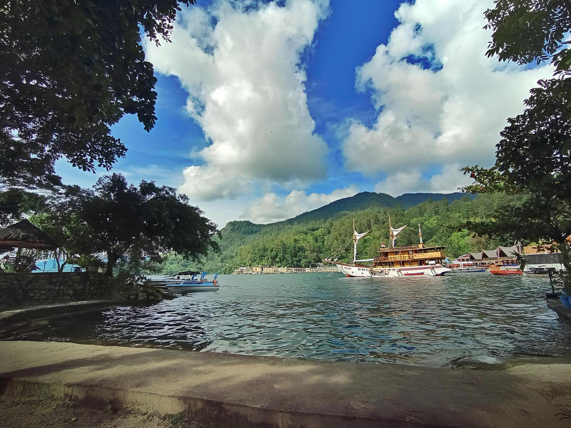 Pandu Lakeside Hotel Parapat Εξωτερικό φωτογραφία