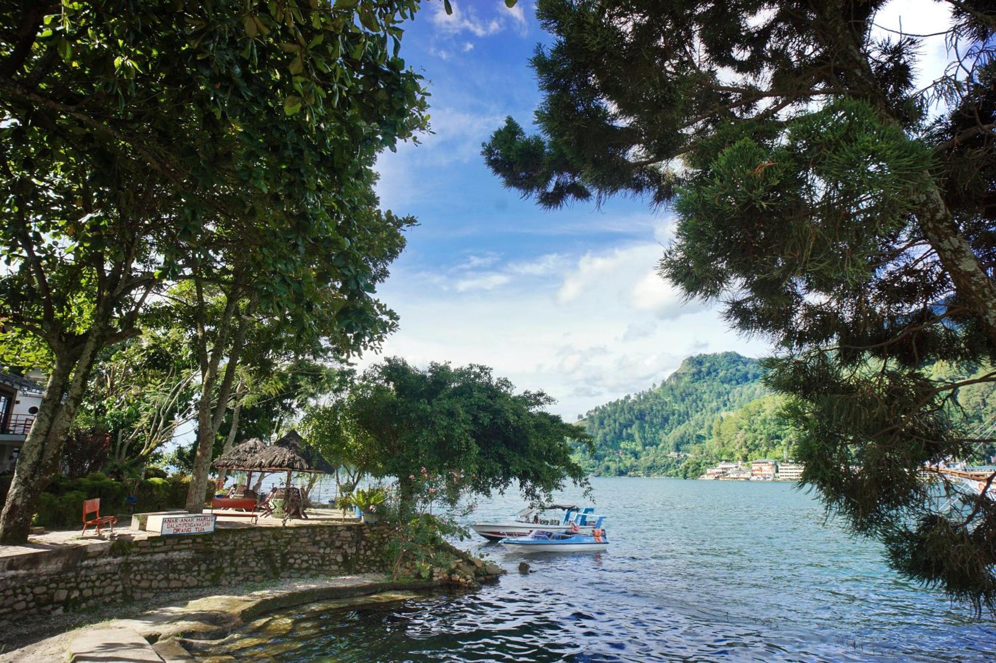 Pandu Lakeside Hotel Parapat Εξωτερικό φωτογραφία