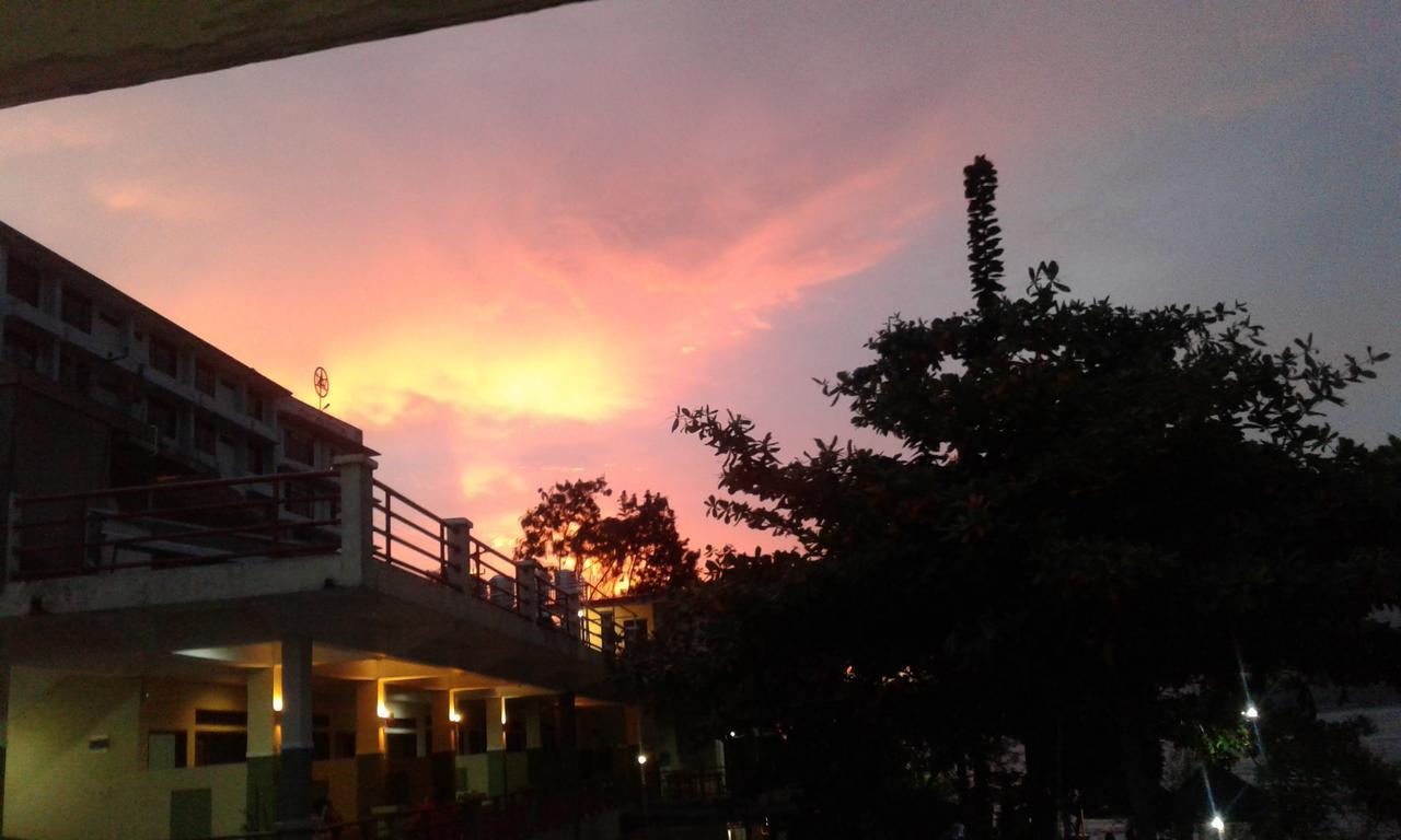 Pandu Lakeside Hotel Parapat Εξωτερικό φωτογραφία