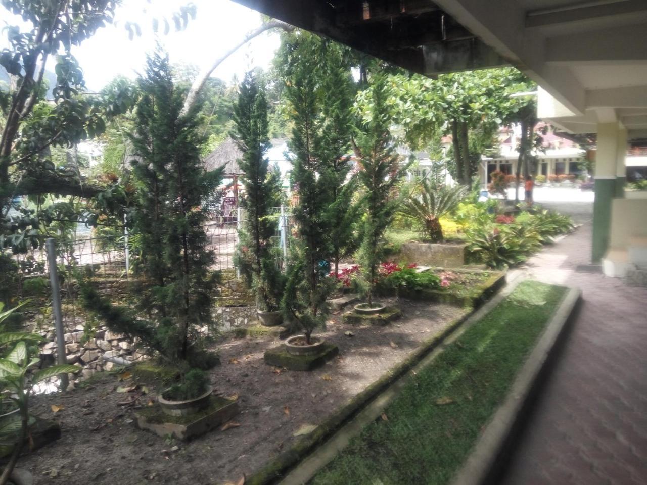 Pandu Lakeside Hotel Parapat Εξωτερικό φωτογραφία