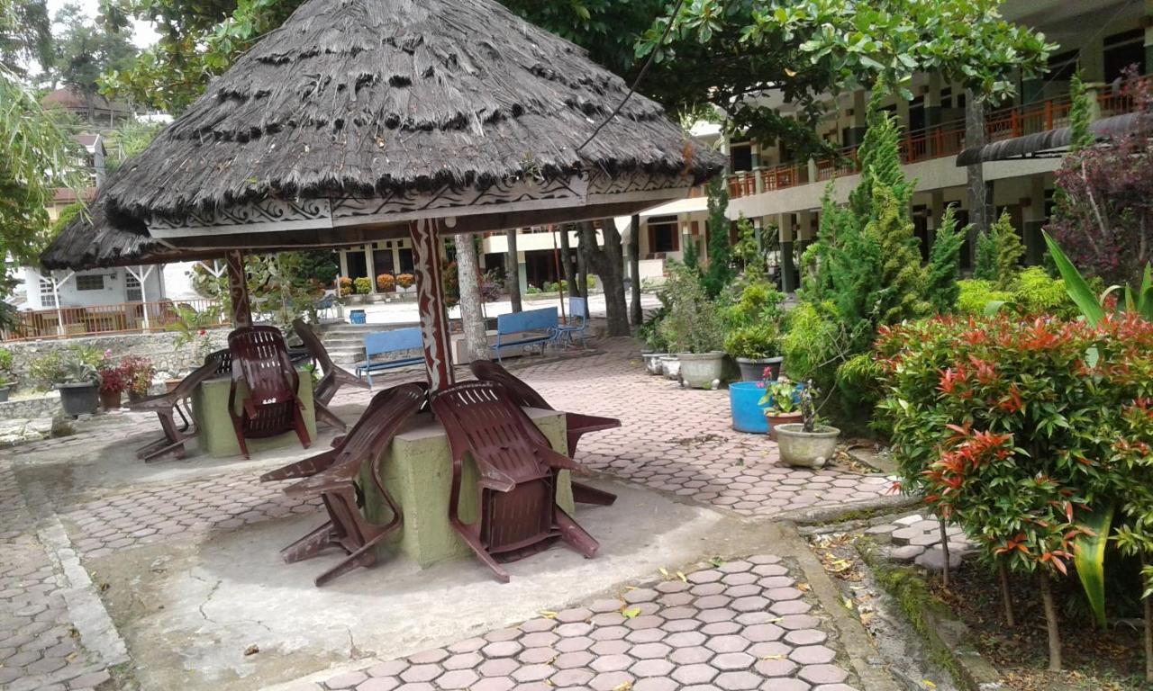 Pandu Lakeside Hotel Parapat Εξωτερικό φωτογραφία