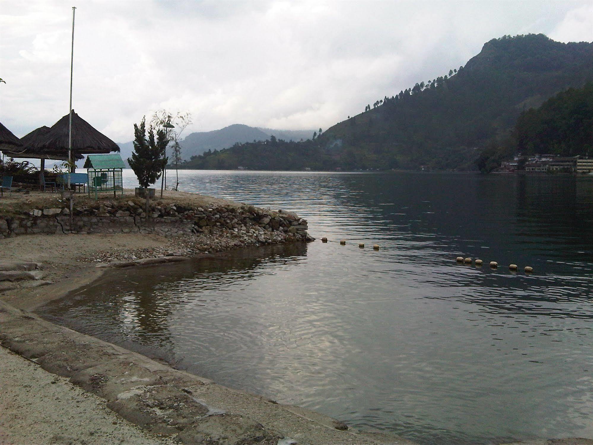Pandu Lakeside Hotel Parapat Εξωτερικό φωτογραφία