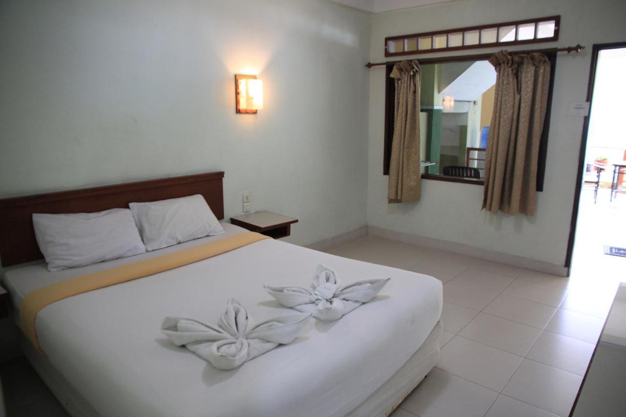 Pandu Lakeside Hotel Parapat Εξωτερικό φωτογραφία
