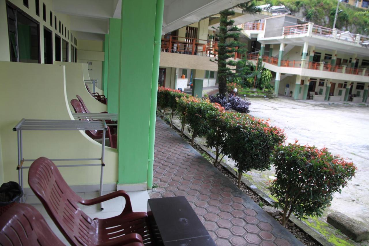 Pandu Lakeside Hotel Parapat Εξωτερικό φωτογραφία
