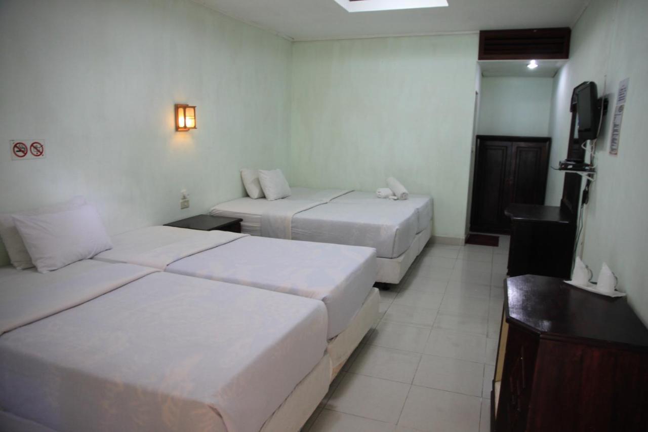 Pandu Lakeside Hotel Parapat Εξωτερικό φωτογραφία
