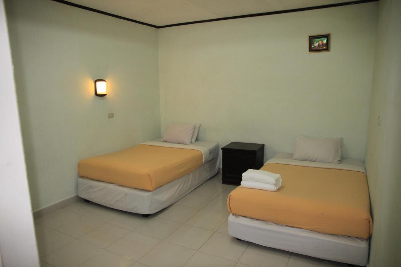 Pandu Lakeside Hotel Parapat Εξωτερικό φωτογραφία