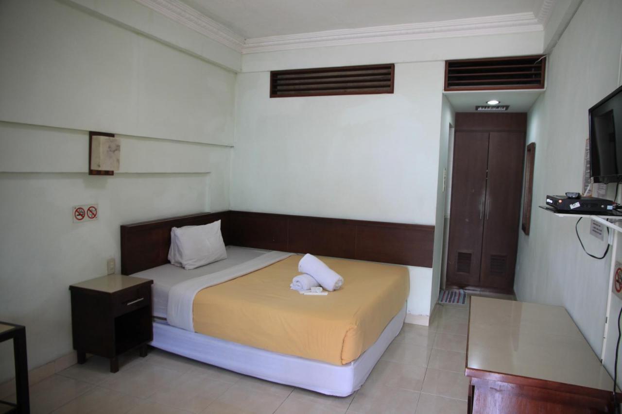Pandu Lakeside Hotel Parapat Εξωτερικό φωτογραφία