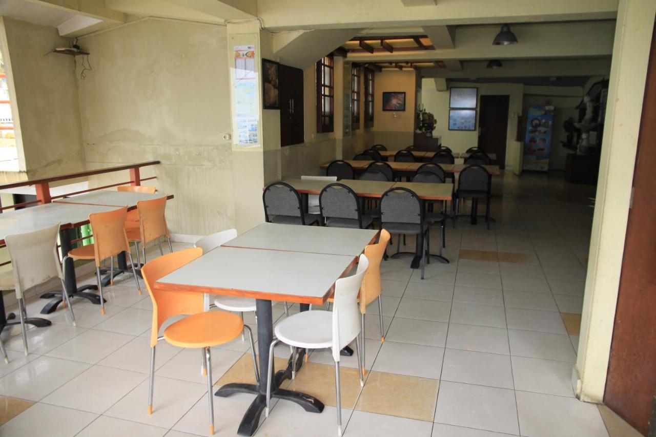 Pandu Lakeside Hotel Parapat Εξωτερικό φωτογραφία