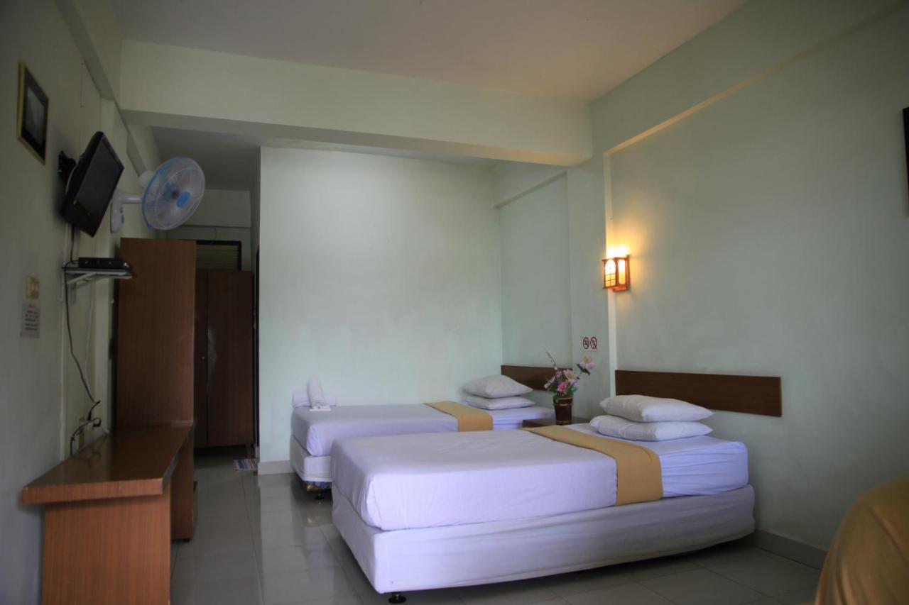 Pandu Lakeside Hotel Parapat Εξωτερικό φωτογραφία