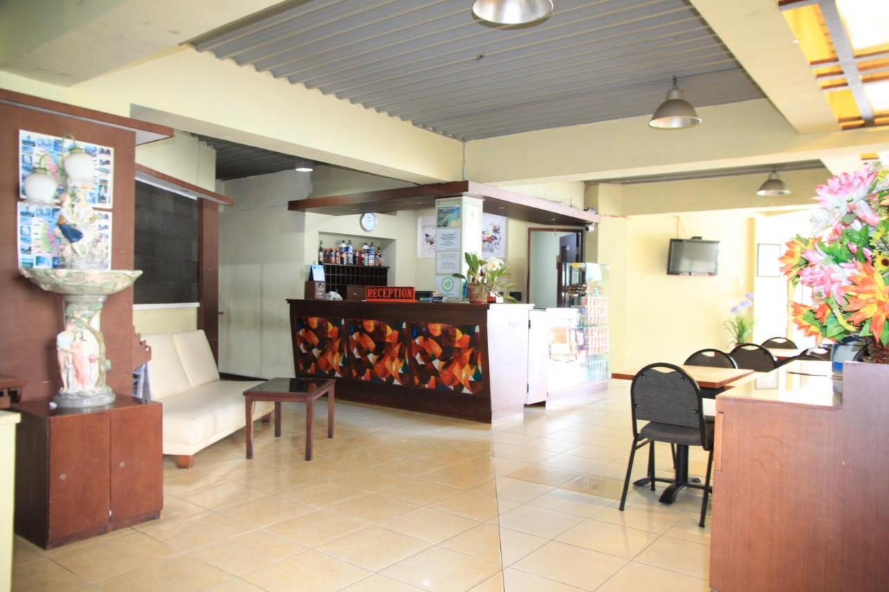 Pandu Lakeside Hotel Parapat Εξωτερικό φωτογραφία